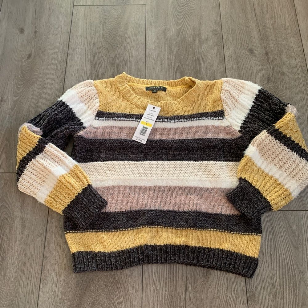 Joseph A size M sweater very beautiful and soft